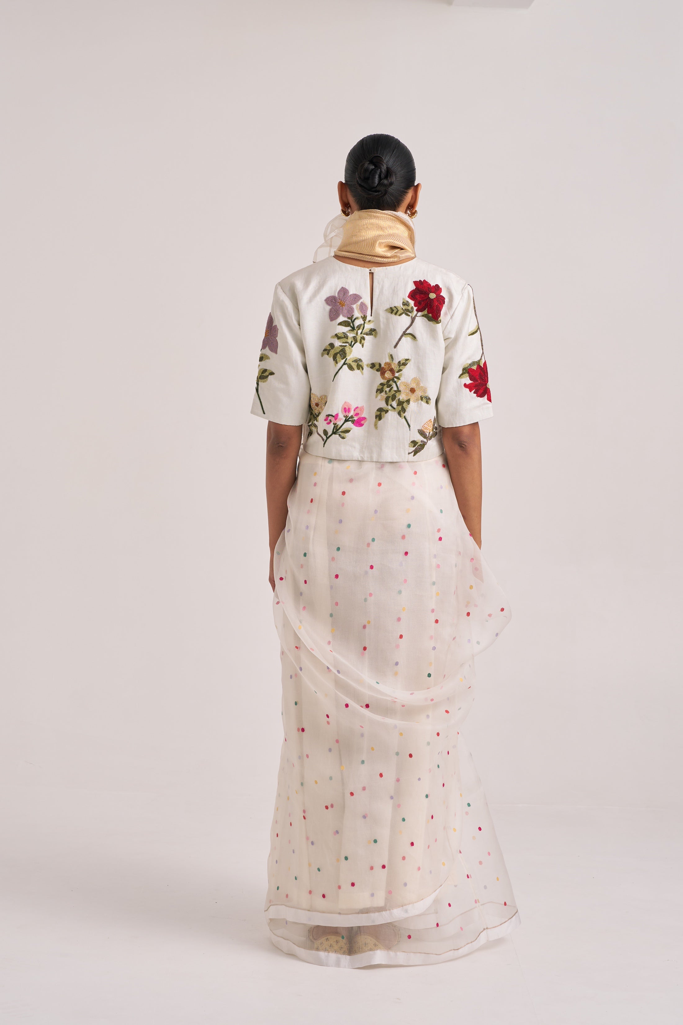 B A G A A N _ W H I T E