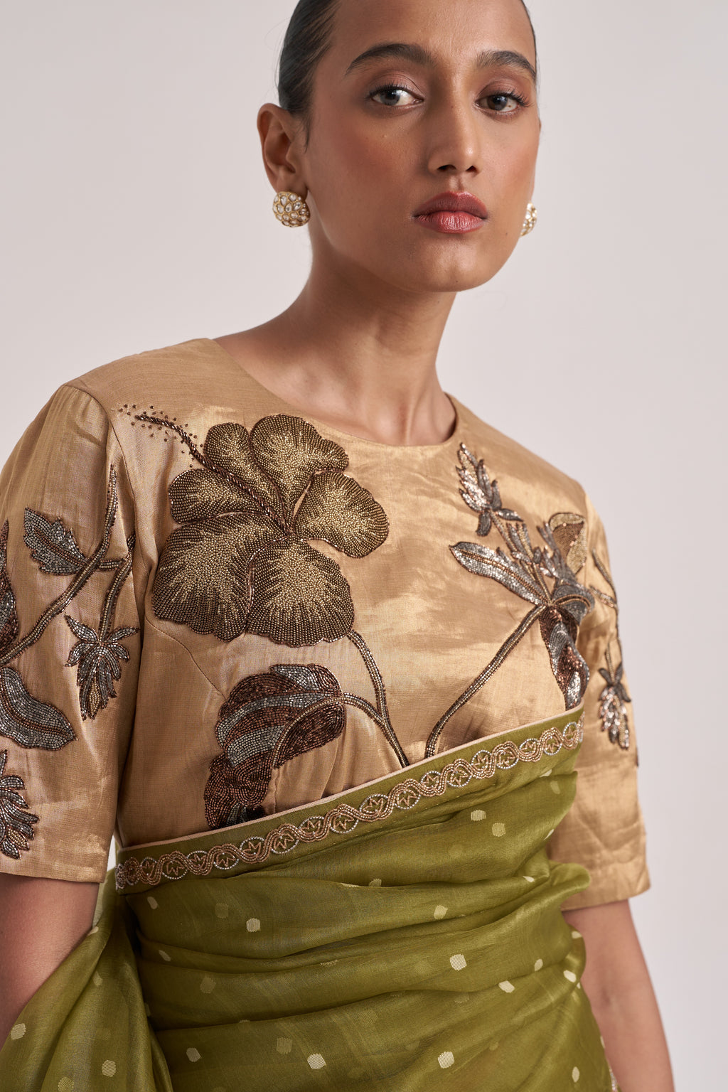 H I B I S C U S _ G O L D