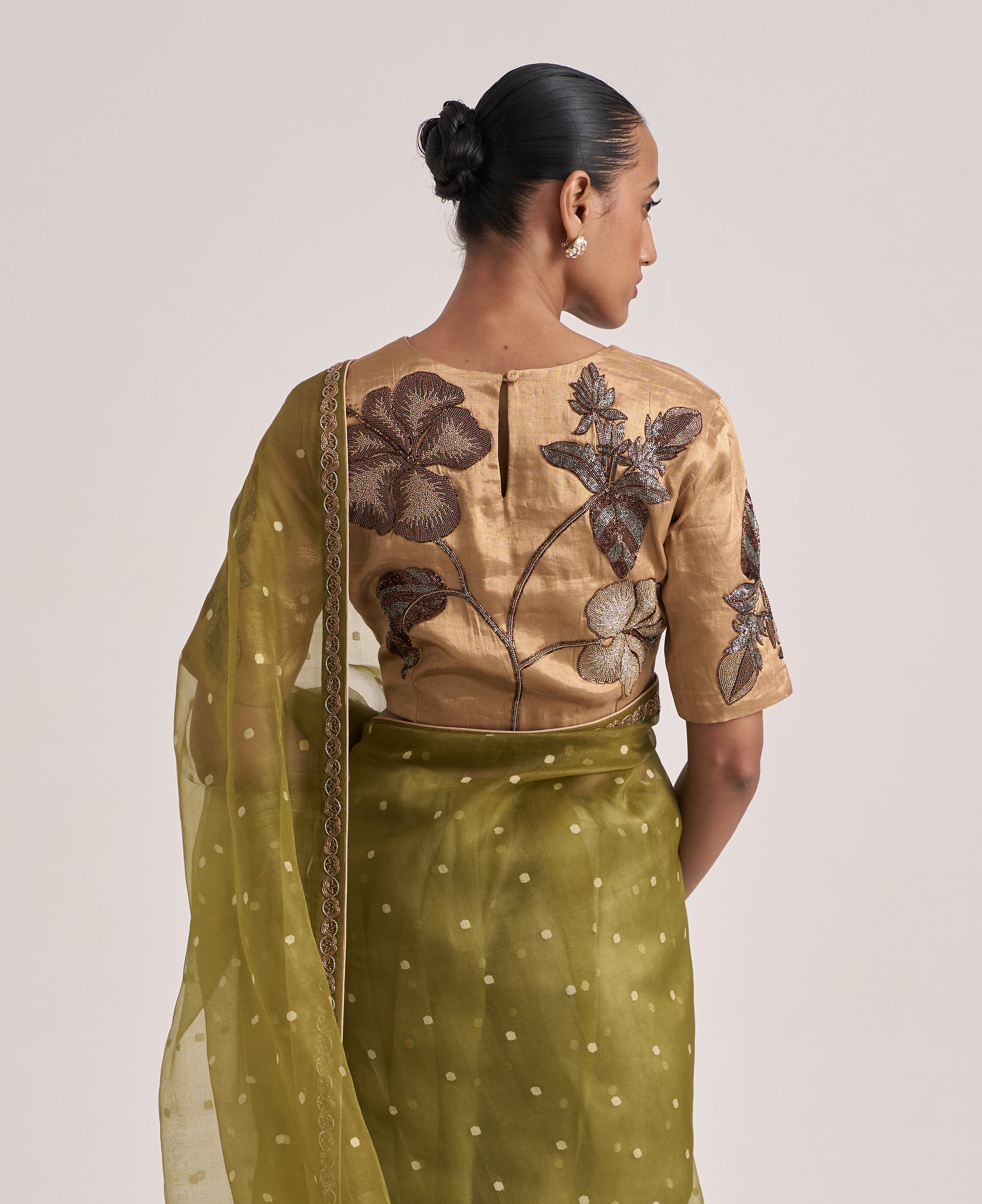 H I B I S C U S _ G O L D