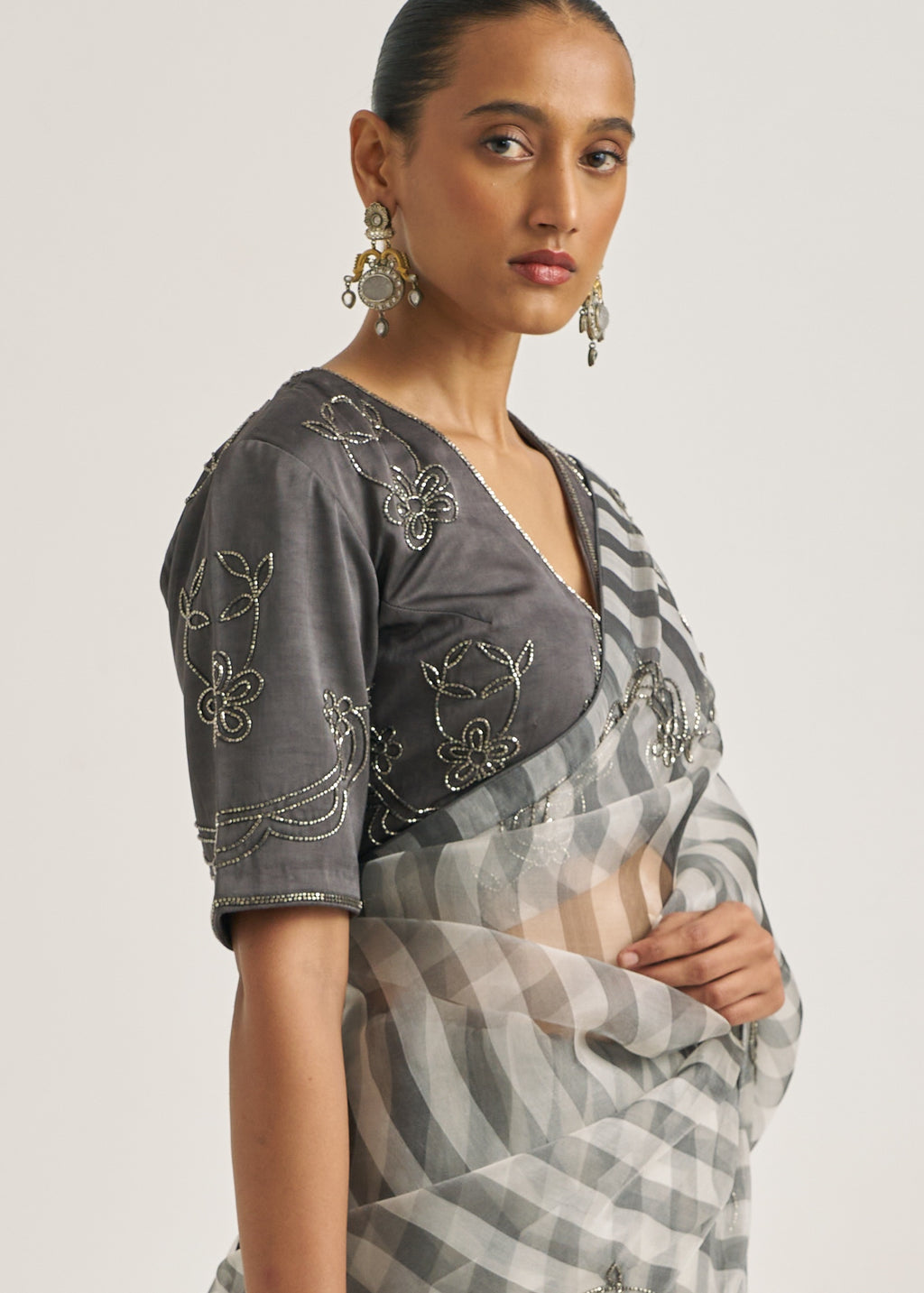 Y A M I N I _ G R E Y