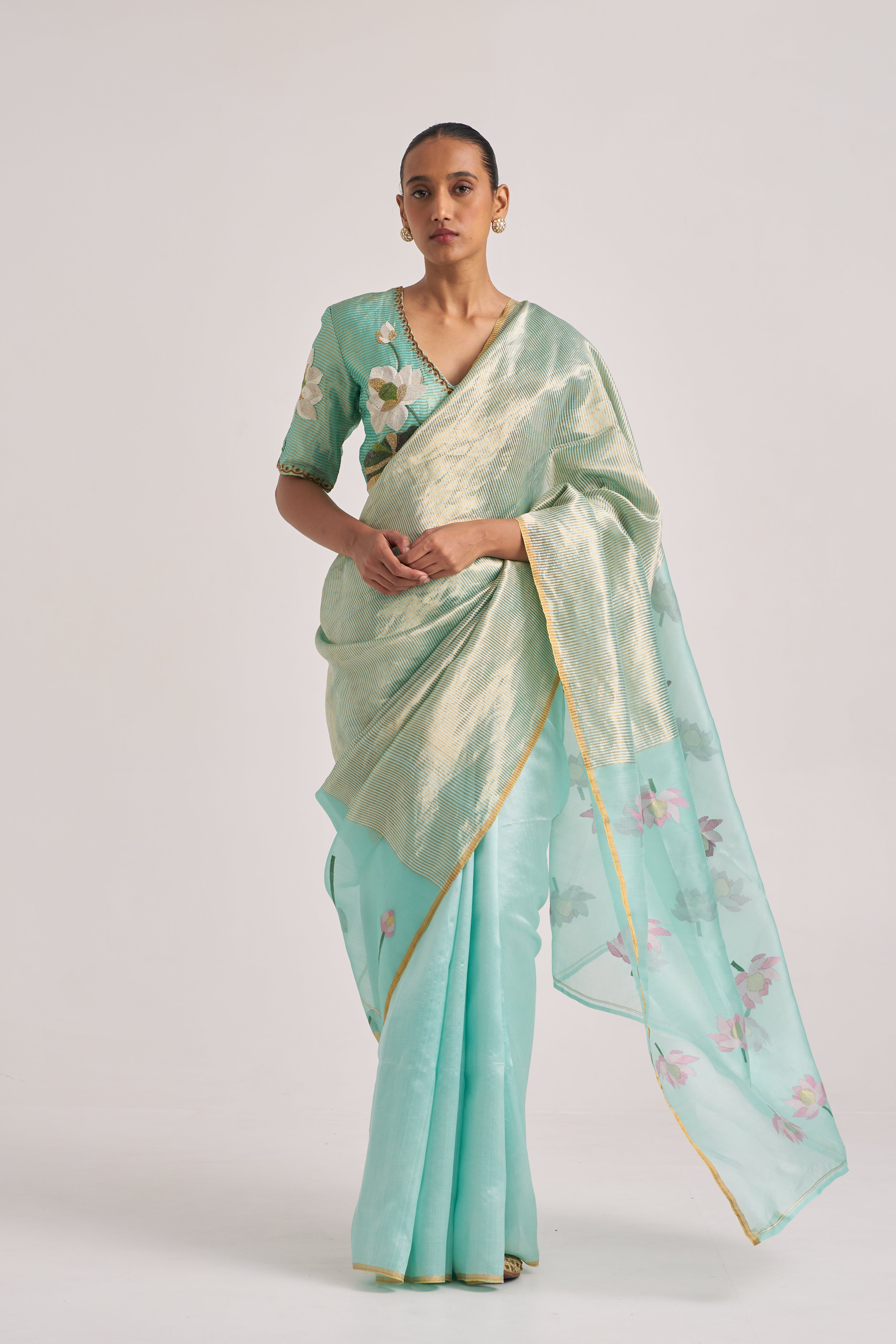 A A R O O H I _ A Q U A