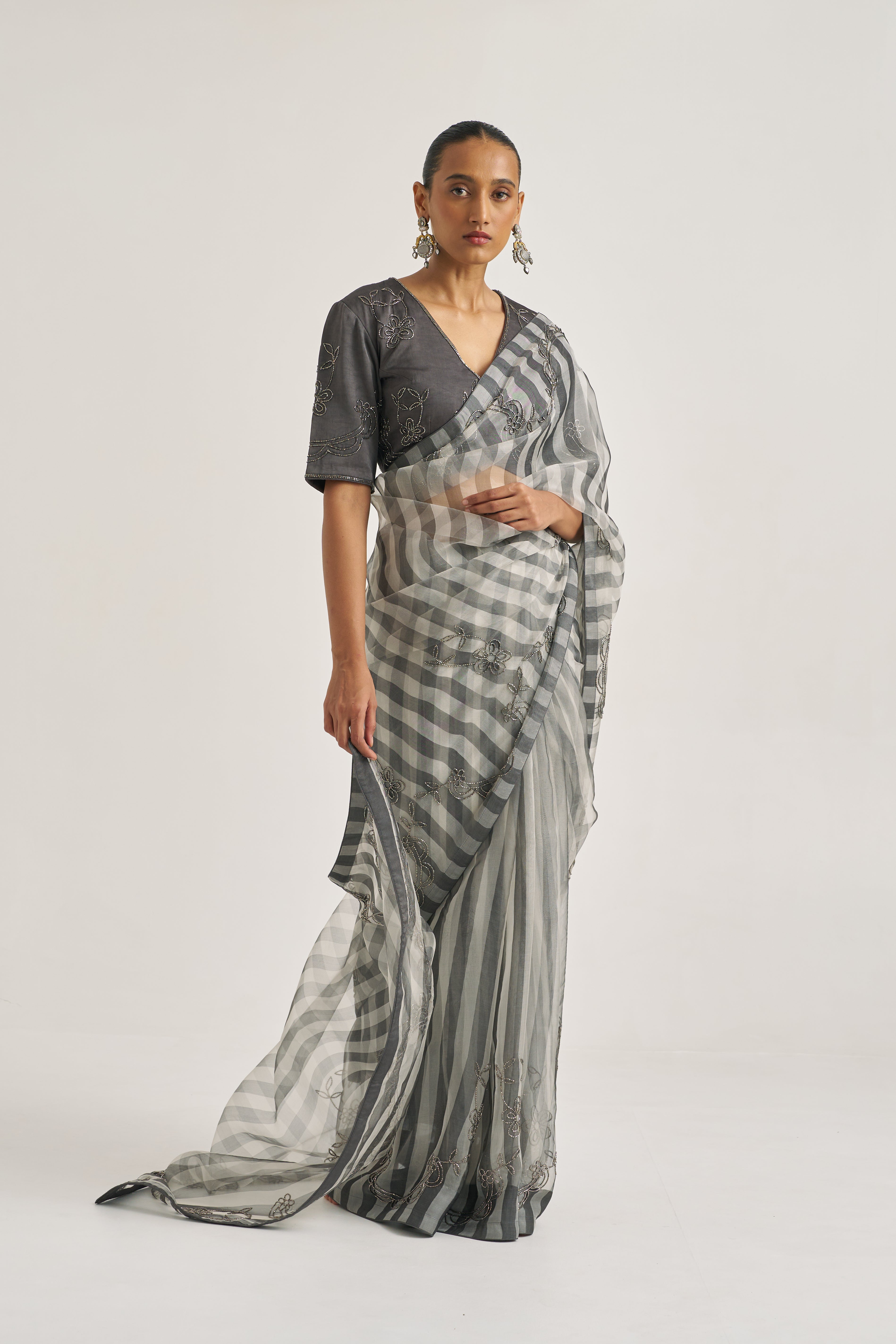 Y A M I N I__G R E Y